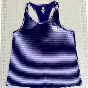 Beautiful Nautica sport top in great condition soft and stretchy